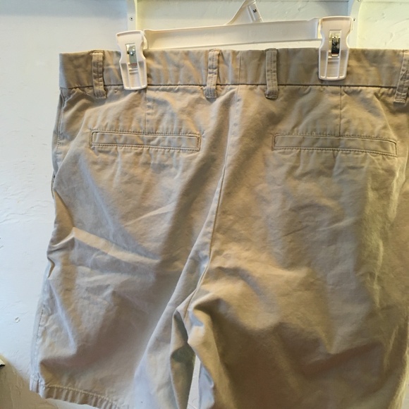 Gap Women's Khaki Shorts - Picture 2 of 5